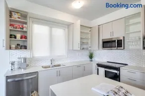 Masterfully Designed Private Suite - Image 2