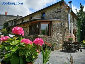 Casa de piedra en pequeña aldea de Ortigueira - Image 2
