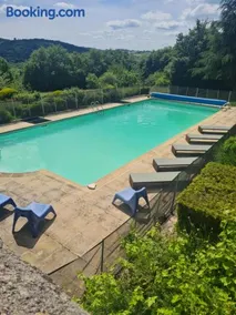 Le Domaine du Crescent - Image 1