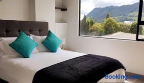 Apartamento moderno con balcón o terraza - Image 2
