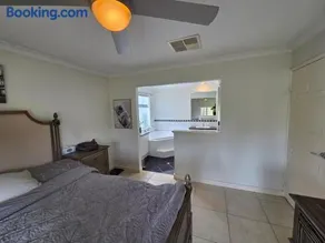4 bed House next to Lake Richmond close to beach - Image 4