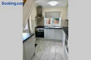 Charming just renovated 2 bed cottage in the centre of village - Image 4