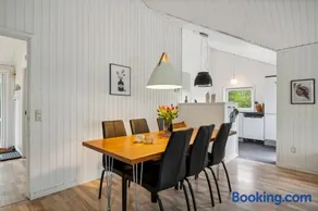 Nice Home In Ebeltoft With 3 Bedrooms, Sauna And Internet - Image 1