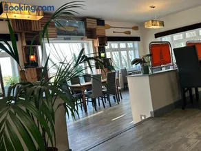 Waveney Inn & Hotel - Image 2
