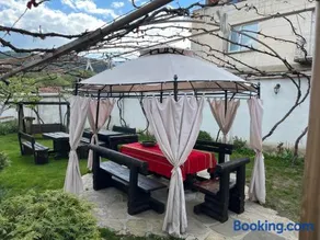 Bayrakova Guest House - Image 4