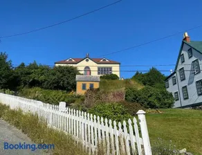 Trinity's Oceanview Gem 2BR St Paul's Schoolhouse - Image 2