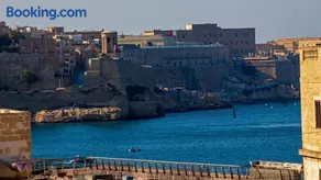 Apartment close to Fort Saint Angelo - Image 1