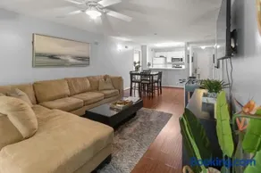 Spacious 4 beds 4 baths Condo Mins to Shands, UF, & DOWNTOWN! - Image 1