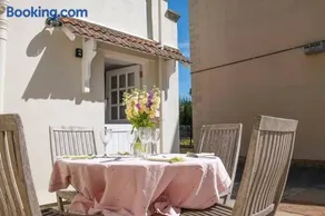 Curzon House - Image 2