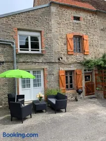 Doxie Cottage - Image 1