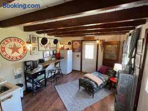Cozy Tinyhouse Jmudowntown Fire Pit Yard - Image 2