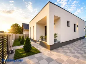 Casa Mediteraneana Verde - Image 1