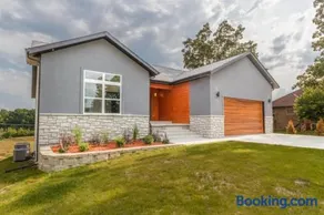 Hideaway in a Luxurious Location - Image 2
