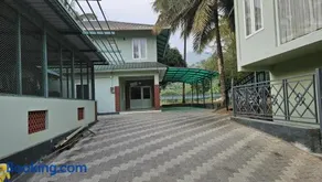 Midway Crest Farmstay - Image 1