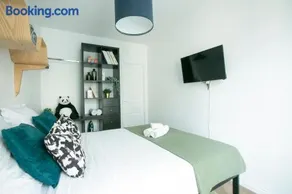 Charming 1 Bedroom Marais Hideaway - FB17A - Image 4