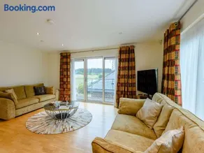 4 Bed in East Cowes 87819 - Image 2