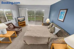 Family Suite - Kitchen Fireplace Pool and Hot Tub - Image 1