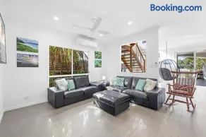 Poolside 2-Bed House in Coolum Beach - Image 4