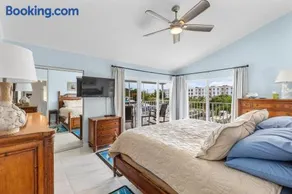 Luxury Harbourview Retreat at Bonefish Yacht Club - Image 3