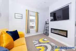 MODERN 2 BeD APARTMENT - Image 2