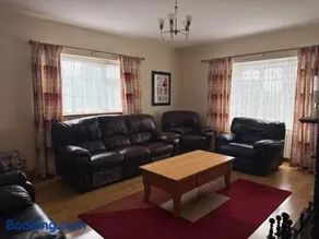4 double bed detached bungalow in rural location - Image 1