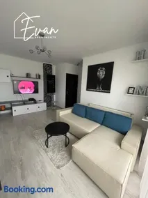 Shopping City Apartment by Evan Apartments - Image 1