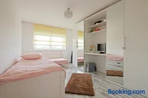 Private Rooms - Image 3