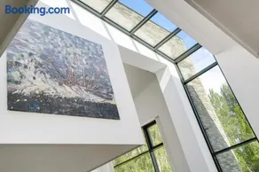 Architectural luxurious villa - Image 3