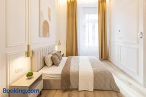 Exclusive & Prestigious Central Residence W/ Balcony - Image 3