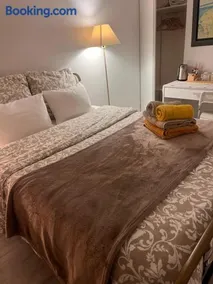 Double Room with Balcony - Image 3