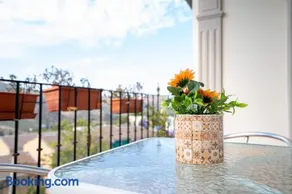Encanto en Iznájar con terraza y vistas a la montaña - Image 4