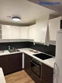 Central and modern apartment - Image 5