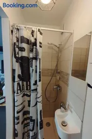 La room - Image 3