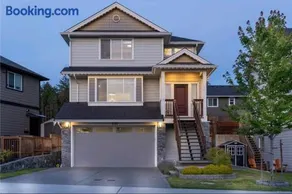 Spacious Private Suite Minutes Away from Ocean,Trails and Stores - Image 2