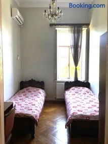 Guest House Tall Rooms - Image 2