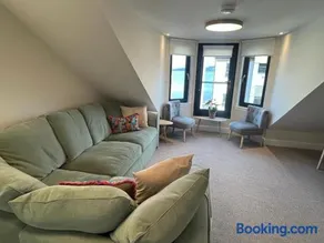 Waverley Apartments - The Wedge - Image 2