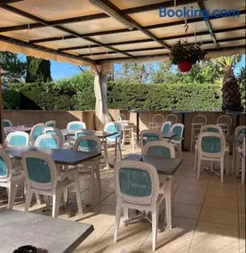 MOBIL HOME GLAMPING CONFORT D'UN HOTEL SANS LES CONTRAINTES PISCINE PROMOTION SEPTEMBRE 3 CHAMBRES - 2 SdB -climatisé - 300m de la mer - piscine - parking - - Image 5
