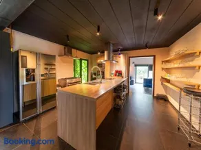 Luxury Villa with Pool - Image 4