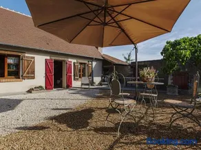 Gîte familial près des châteaux de la Loire avec jardin et jeux pour enfants - Image 2