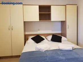 "Laurier" rooms & apartments - Image 2