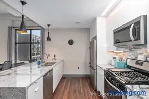 1 Queen Bedroom W City Views - Leonard Building - Image 4