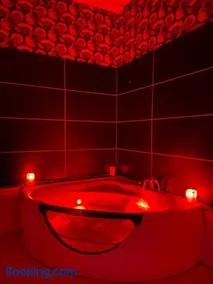 Chez Mary Studio - Romance chez Sir Guillaume - Image 2