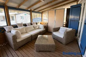 Mobil-home avec grande terrasse couverte - Image 2