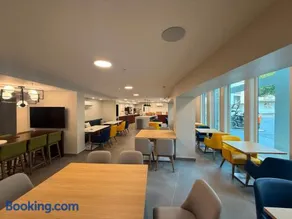 Comfort Inn & Suites - Image 3
