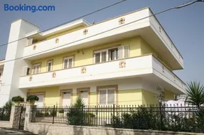 Casa Zara Appartamenti con patio e BBQ, a pochi minuti dal mare - Image 1
