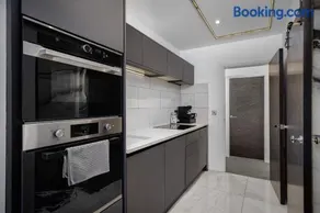 Stylish 2BR Apartment with Private Steam Room - Image 2