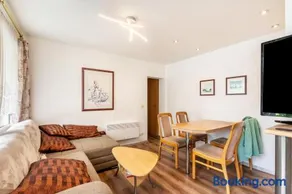 Bungalow 179 - Image 2
