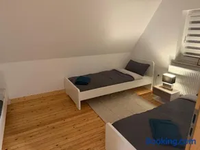 Deluxe Haus - Image 4