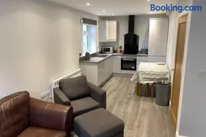 New apartment within short walk of the beach - Image 1