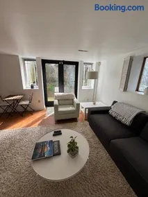 Charming Private Kitsilano Suite - Image 2